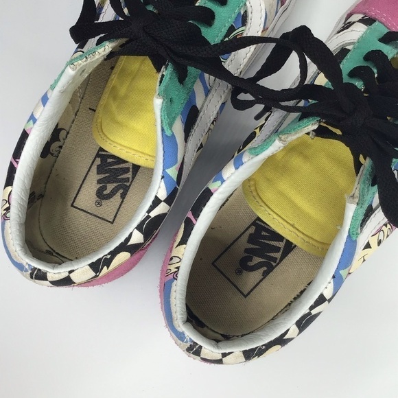 Vans x Disney Retro 80’s Mickey Mouse Old Skool Sneakers. - Picture 10 of 12